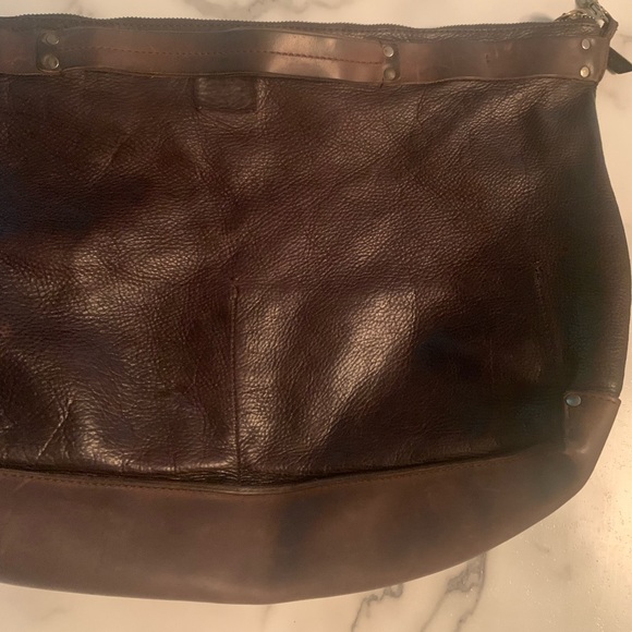 Large Slouchy leather cross body bag - Picture 2 of 6